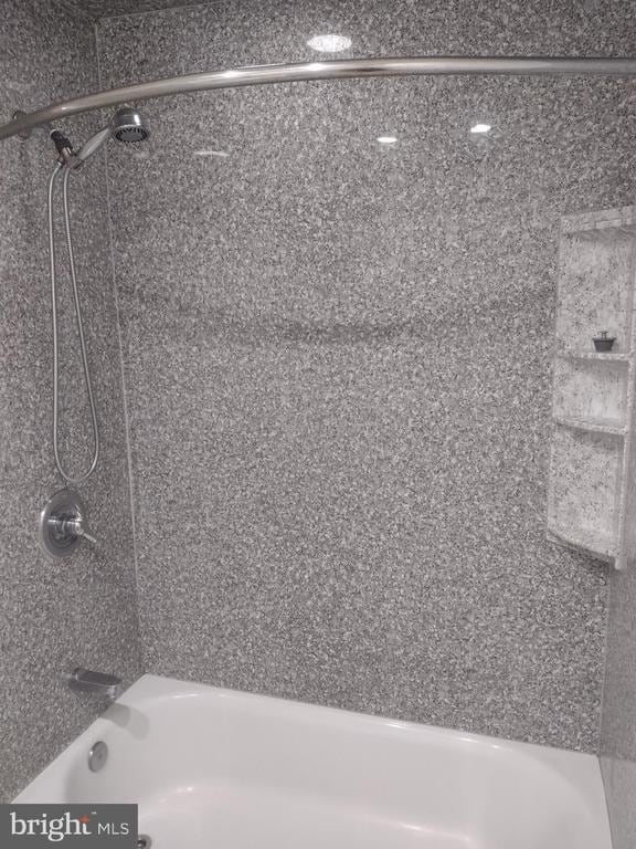 Building Photo - 83 Avon Ln