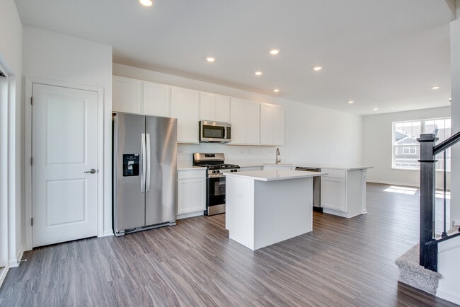 Building Photo - 25662 W Yorkshire Dr