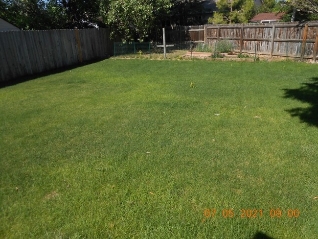 Building Photo - 418 Chukar Ct