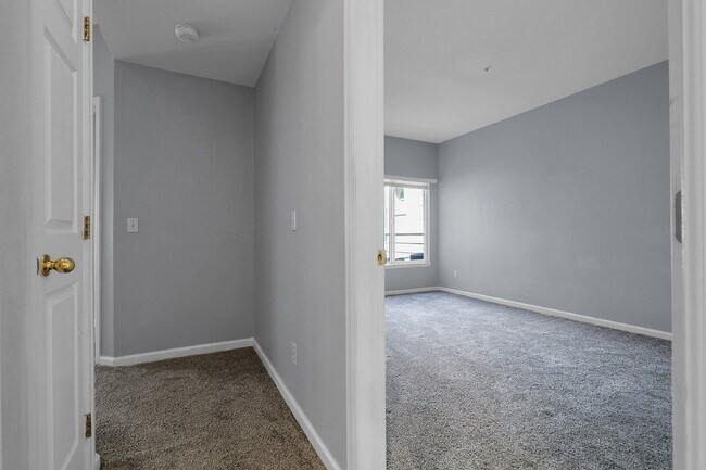 Building Photo - $1,650.00, Spacious 2-bedroom, 1 bath Cond...