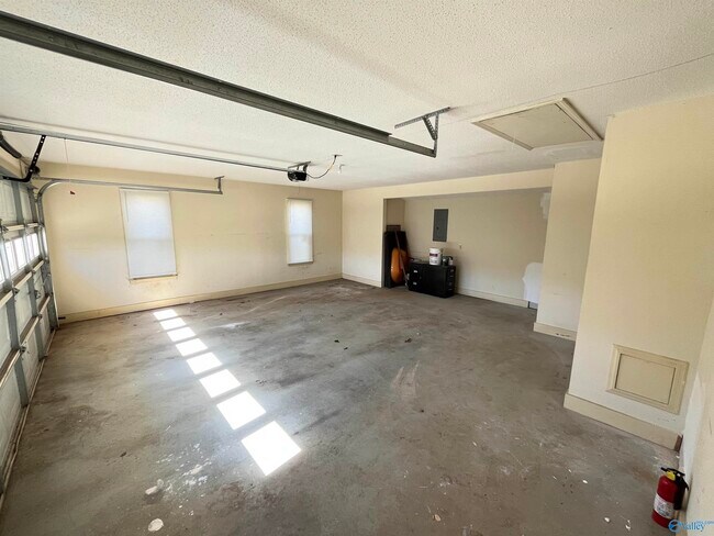 Building Photo - 105 Bellhurst Cir