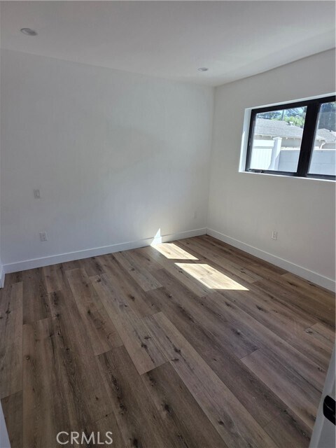 Building Photo - 6130 Hazeltine Ave
