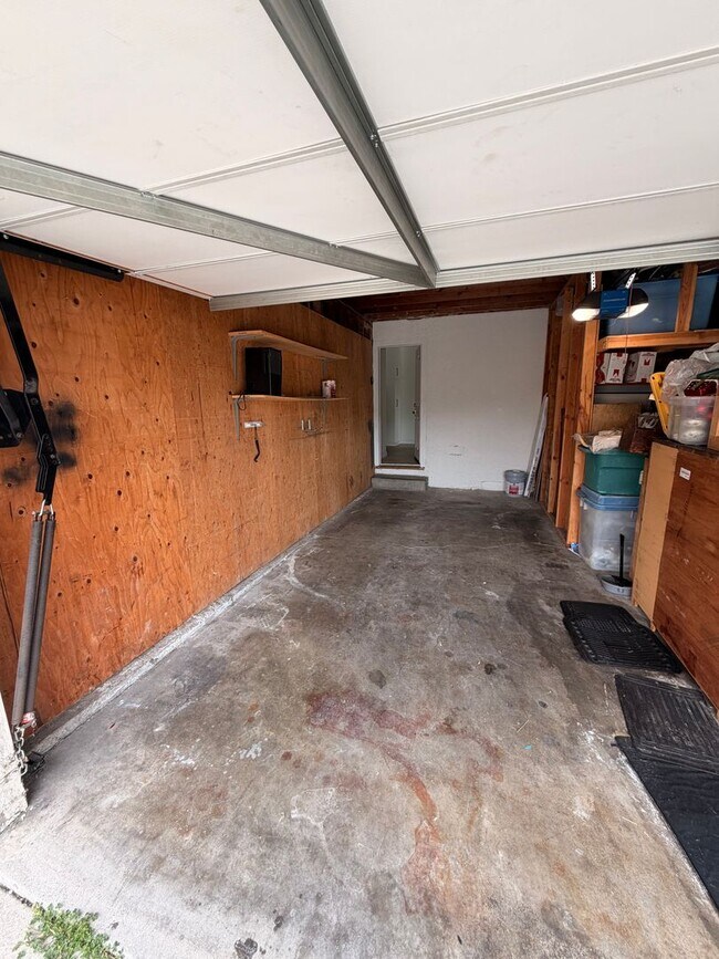 Building Photo - Completely Remodeled 2 Bed, 1 Bath in San Pedro w/ Garage Parking!