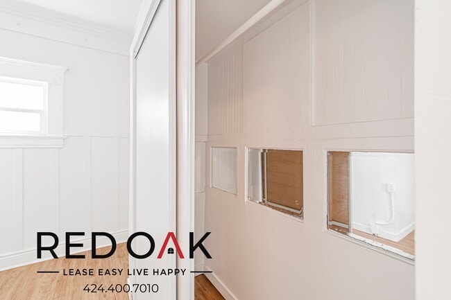 Building Photo - 617 S Soto St