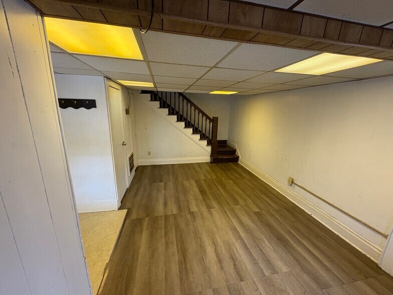 Building Photo - 370 Falling Run Rd