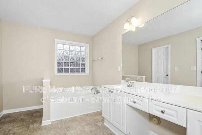Building Photo - 963 Old Cahaba Dr
