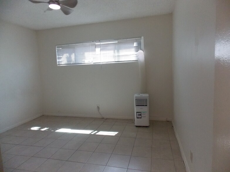 Building Photo - 2748 Maxson Rd