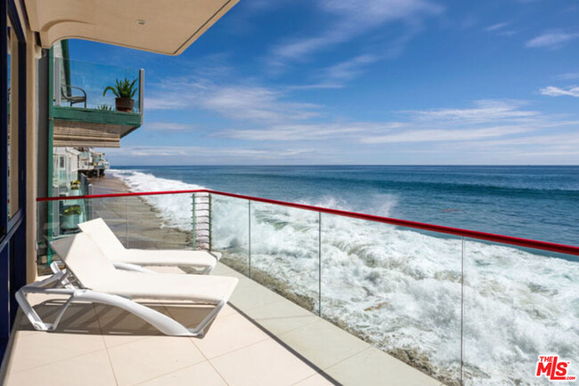 Building Photo - 27082 Malibu Cove Colony Dr