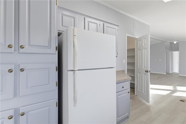 Building Photo - 5320 Long Branch Rd