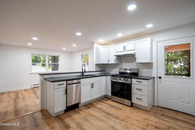 Building Photo - 644 Delaware Ave