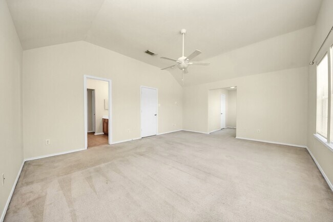 Building Photo - 14423 Hillard Green Ln