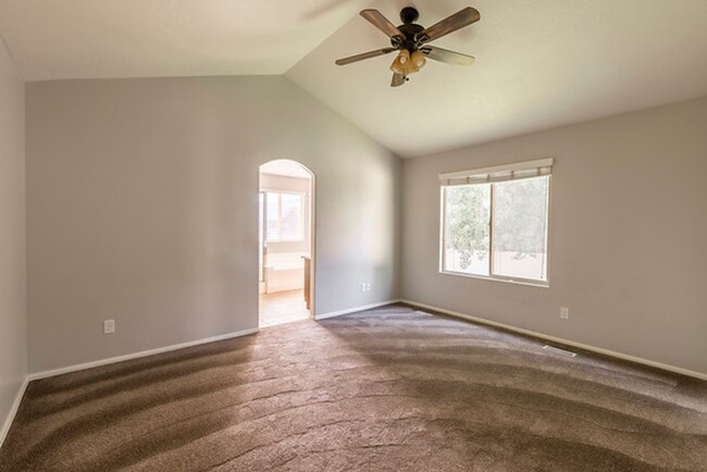 Building Photo - Heber Home