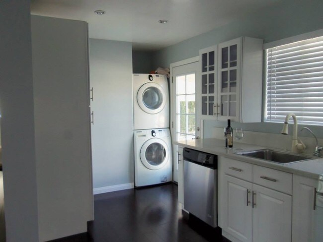 Laundry - 6623 Babcock Ave