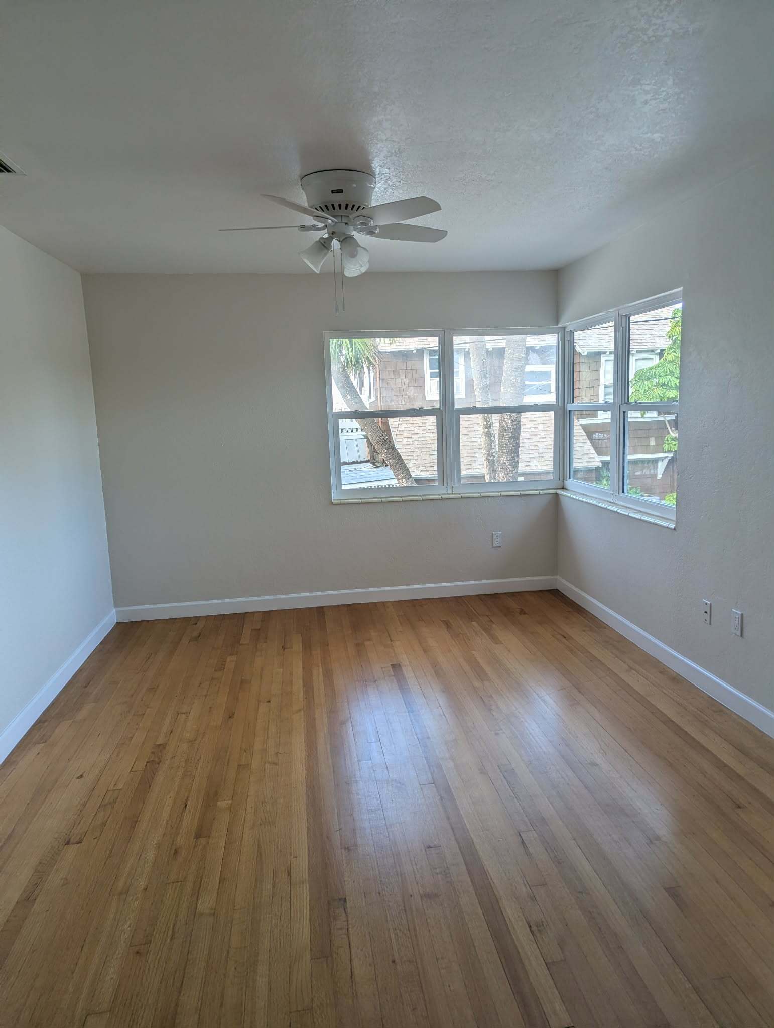 Building Photo - 2706 Pass a Grille Way