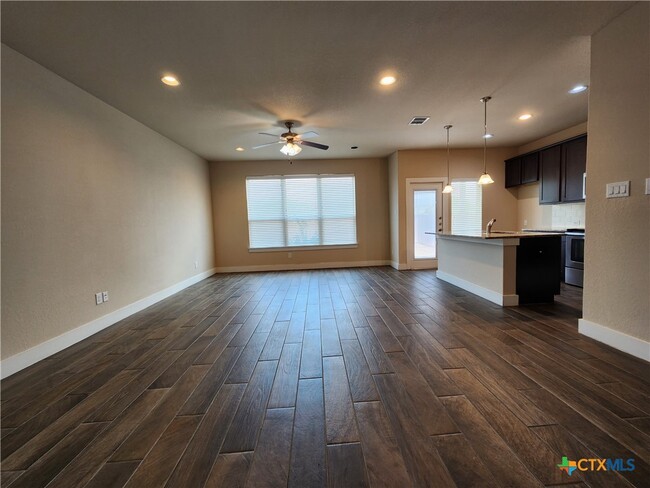 Building Photo - 923 Langesmill Branch