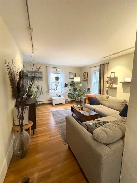 Building Photo - 2 Hagar St