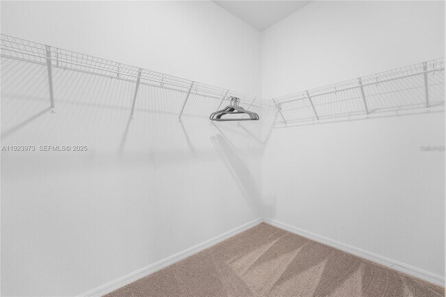 Building Photo - 2375 Lancashire St