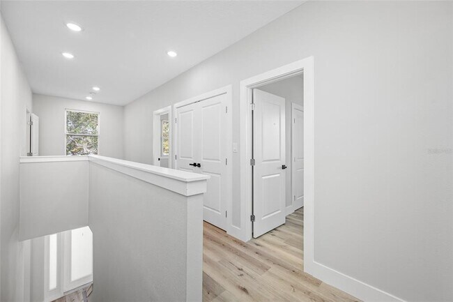 Building Photo - 2738 16th Ave N