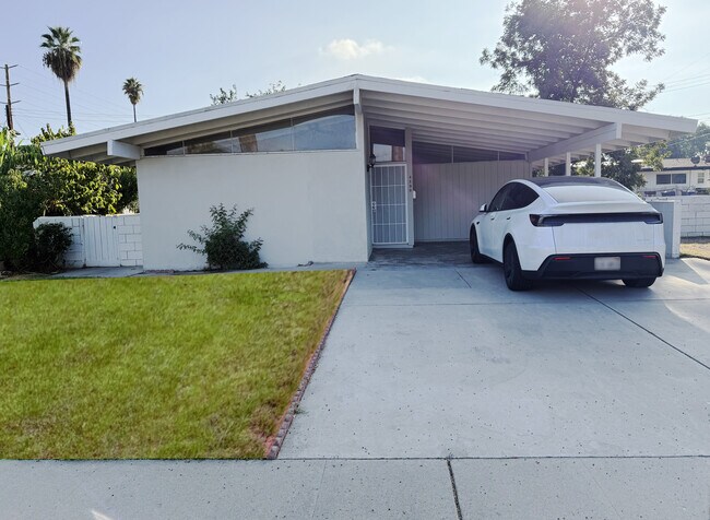 Primary Photo - 4250 Kansas Ave