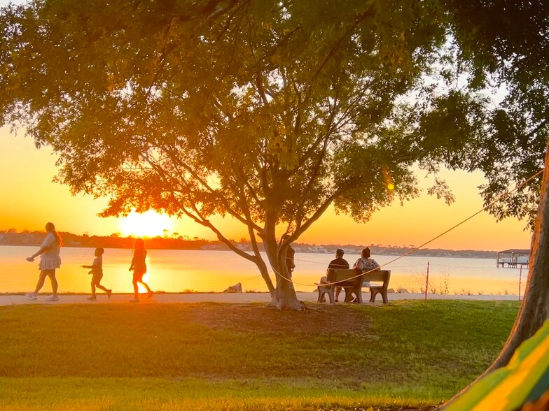 Building Photo - 2901 N Halifax Ave