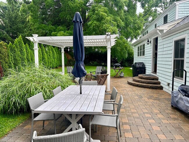 Primary Photo - 30 Lawson Dr