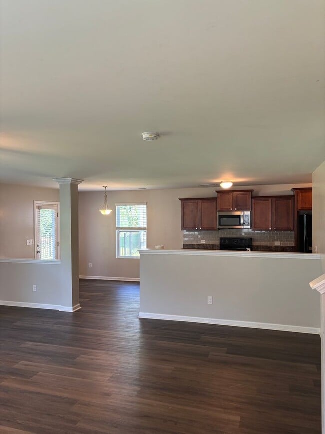 Building Photo - August Rent Free - Elegant, Modern Home in...