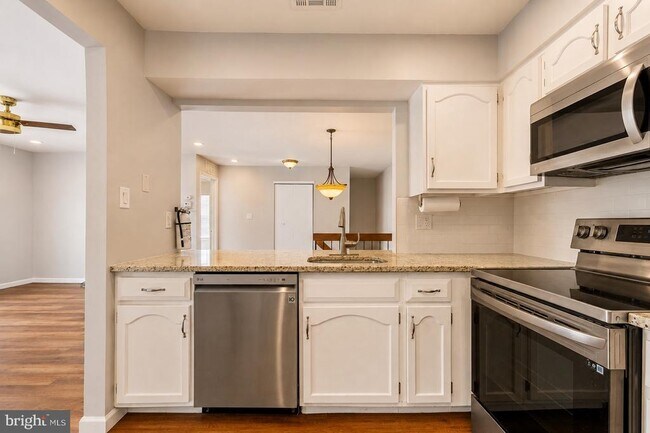 Building Photo - 3520B Neils Ct