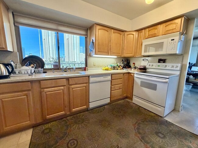 Building Photo - Gorgeous 2bedroom with amazing city views!