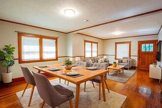 Building Photo - 3 Bedroom / 1 Bath Home with Washer/Dryer ...