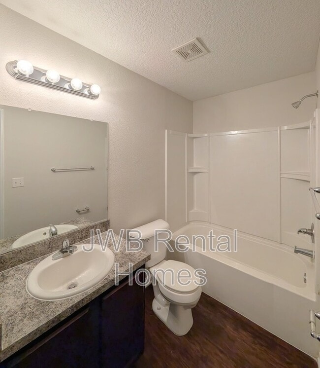 Building Photo - 417 W 47th St