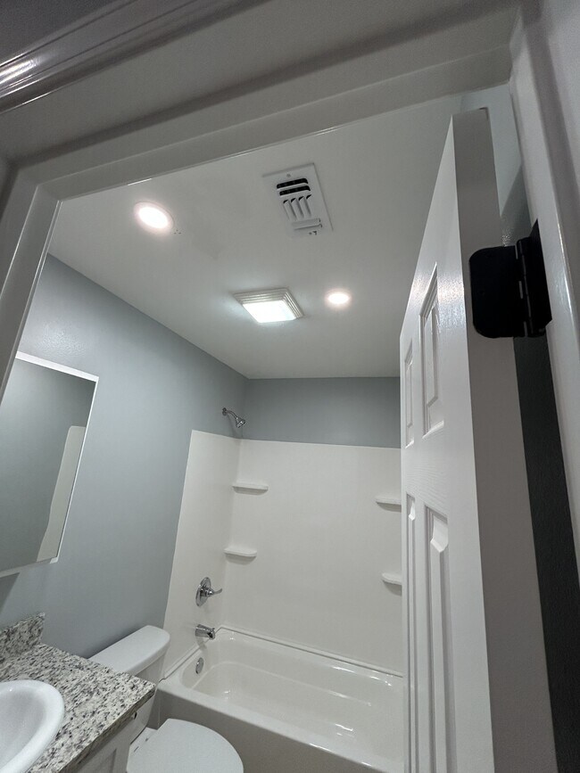 Building Photo - 2515 Kavanaugh Rd