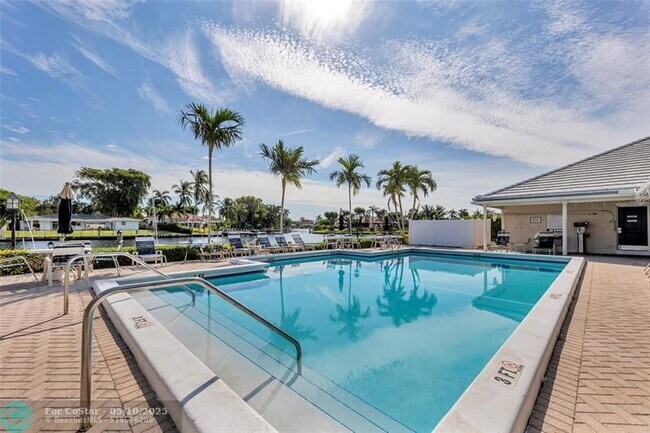 Building Photo - 160 Cypress Club Dr