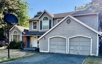 Building Photo - 4 Bed / 2.5 Bath Education hill in Redmond 2-story home $4,095/month