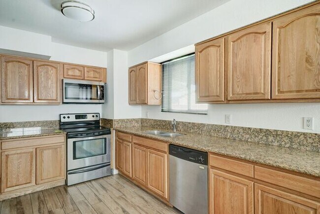 Building Photo - READY TO VIEW NOW! Charming 3-Bedroom Home Near ASU – Prime Location!