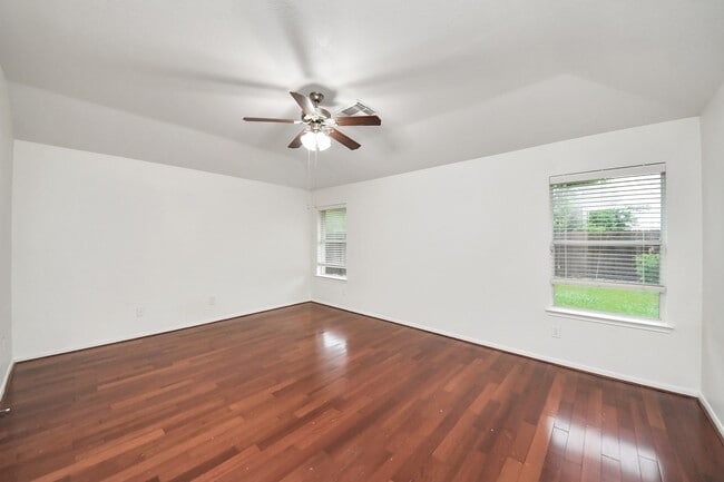 Building Photo - 2412 Appian Way