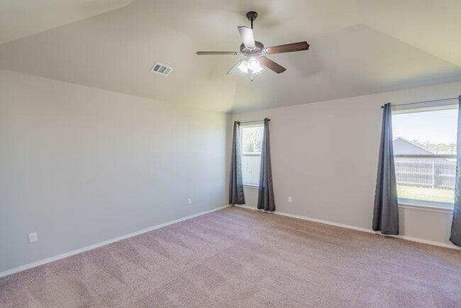 Building Photo - 3 Bed | 2 Bath in Broken Arrow!