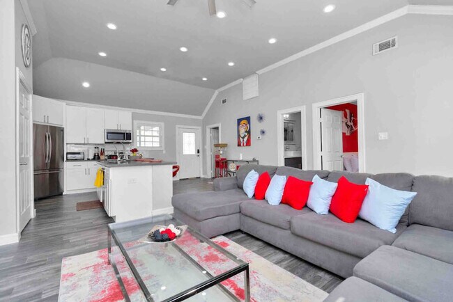 Building Photo - 2615 Arbor St