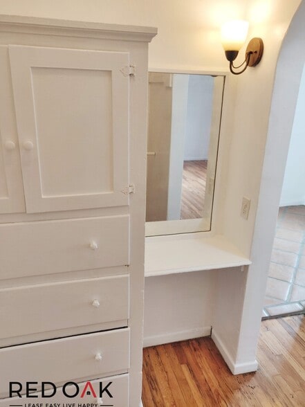 Building Photo - 660 Cochran Ave