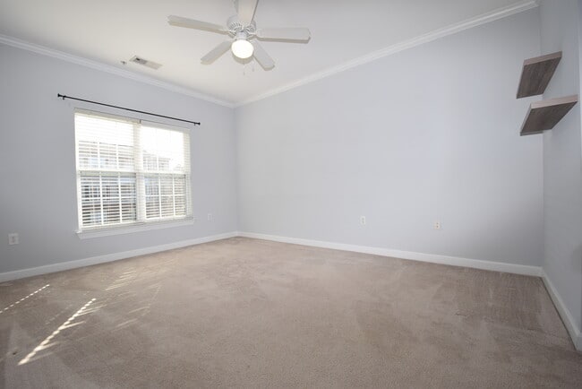 Building Photo - 2807 Bloomfield Ln