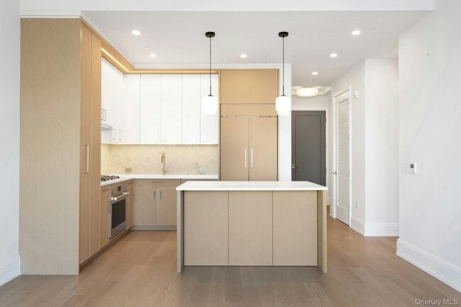 Building Photo - 4 Lighthouse Lndg