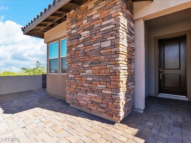 Building Photo - 11837 Grassy Pln Ave