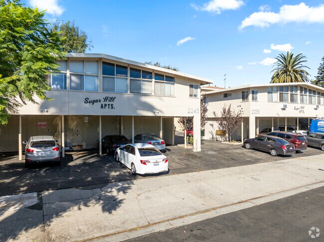 2235 W 26th Pl Los Angeles, CA - Quiet Jefferson Park Apartments – Spacious, Secure & Centrally Located