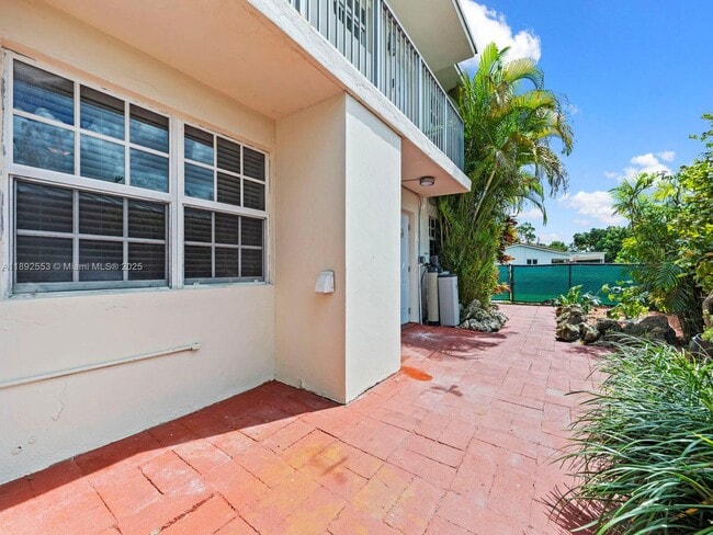 Building Photo - 9100 SW 95th Ave