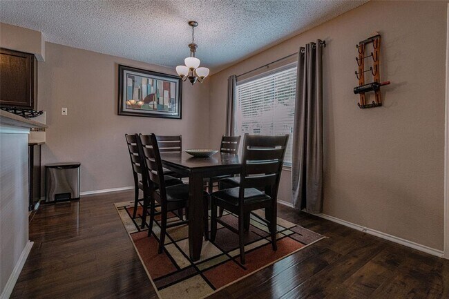 Building Photo - 3905 Lemos Dr