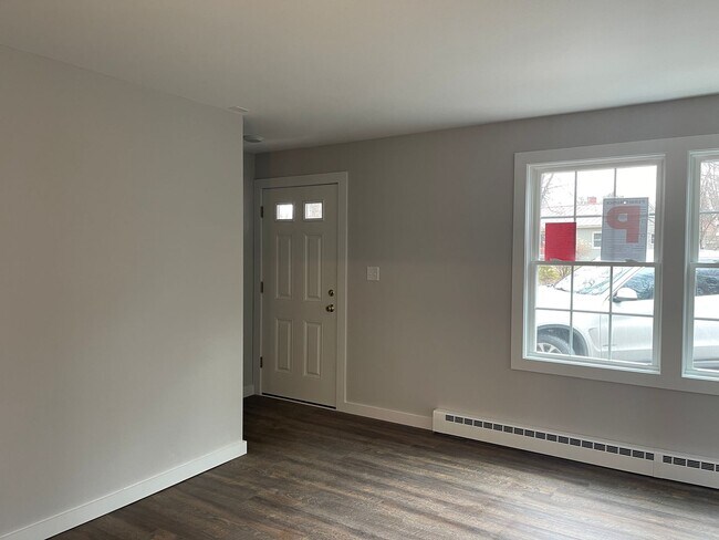 Building Photo - 87 Grovner St