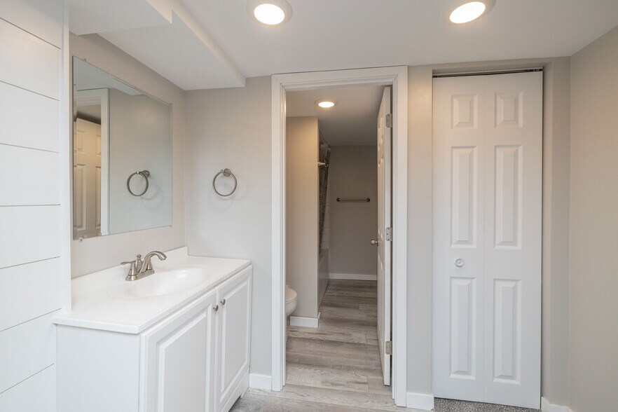 Building Photo - 8835 Nicollet Ave S