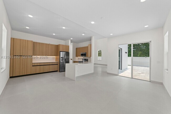Building Photo - 3040 SW 44th St