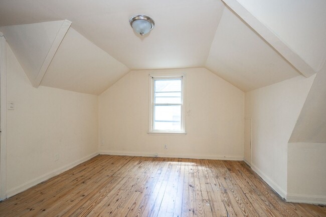 Building Photo - Convenient Showings — No Appointment Needed!