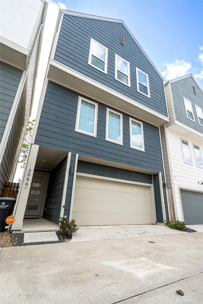 Building Photo - 2056 Johanna Dr