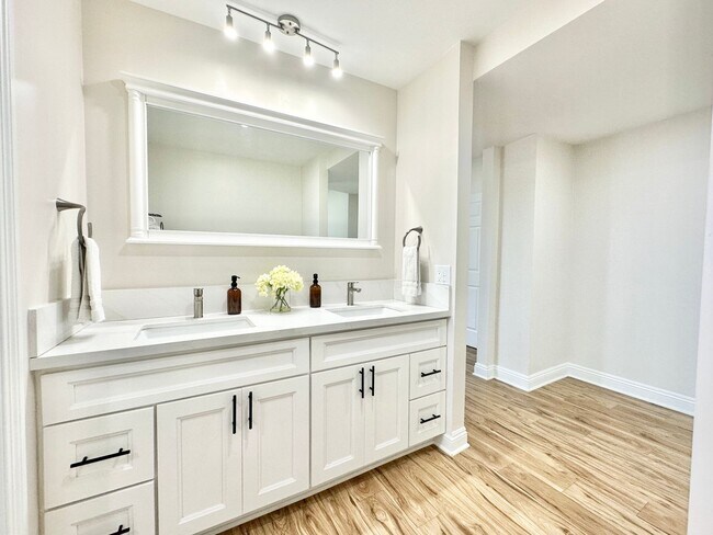 Building Photo - Breathtaking Custom Country Two-Story Home, Fully Remodeled & Beautifully Appointed on Private 20...
